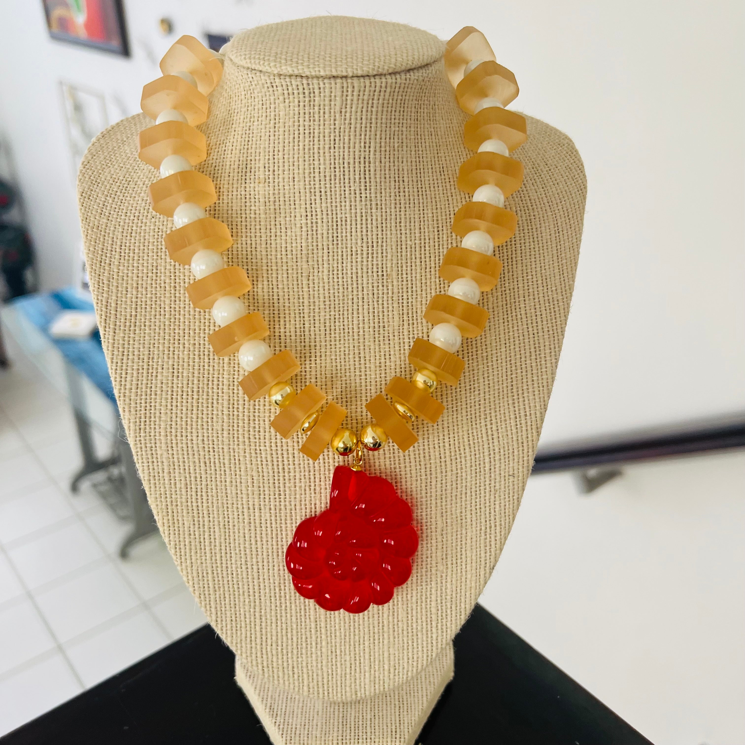 Red/Beige Shell