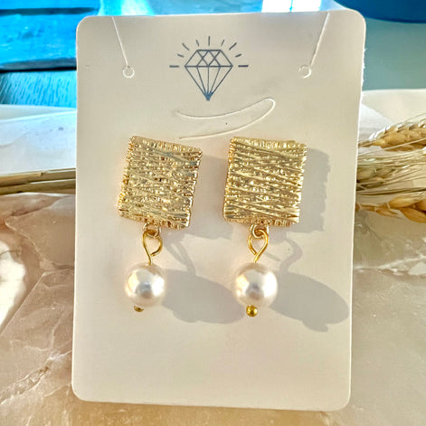 Mistique Pearl Earrings